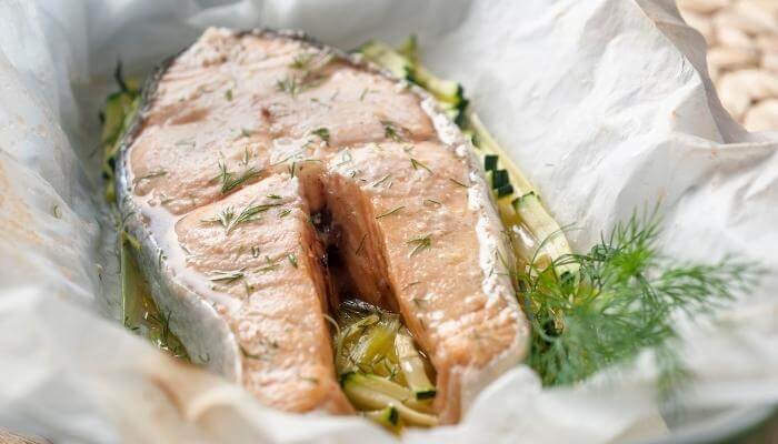 steamed salmon parchment paper