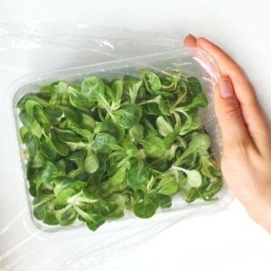 storing baby spinach plastic wrap