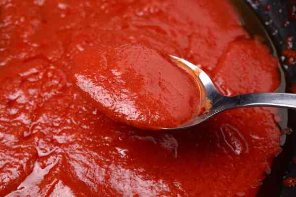 tomato sauce in bowl